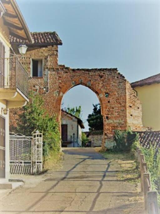 Host Civico 4 Apartment Montafia Bagian luar foto