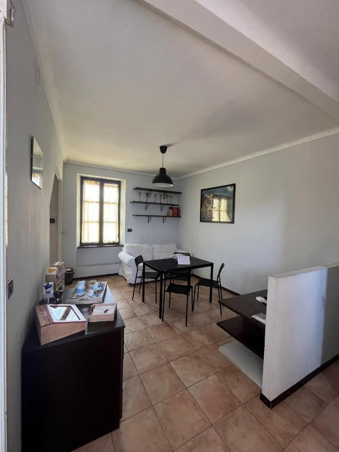 Host Civico 4 Apartment Montafia Bagian luar foto