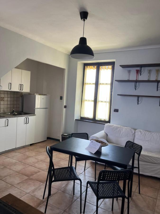 Host Civico 4 Apartment Montafia Bagian luar foto
