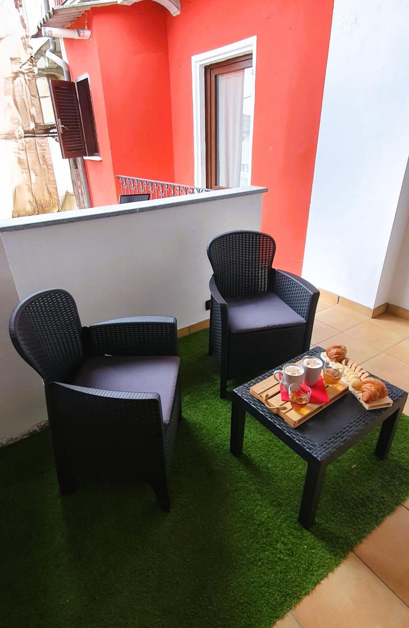 Host Civico 4 Apartment Montafia Bagian luar foto